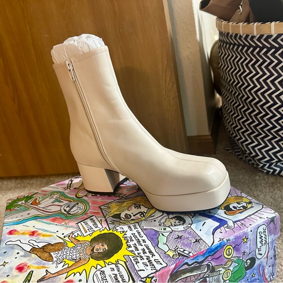 Jeffrey Campbell | Capacity Platform Bootie in Cream, size 8.5 - Picture 1 of 10